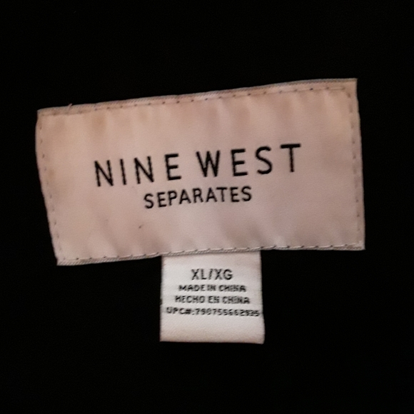 Woman puffy coat - Picture 3 of 3